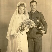 1943 Februar Oma Elli Opa Hans Hochzeit 5