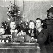 1945 Weihnachten Oma Elli , Dieter , Ilse , Heinz
