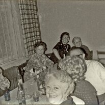 1973 09.02.1973 Polterabend Hannelore Wolfgang (links Karin Bär, Ilse Frau Knuschke u Oma von Wolfgang)