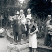 1981 Zoo mit Oma Elli (2)